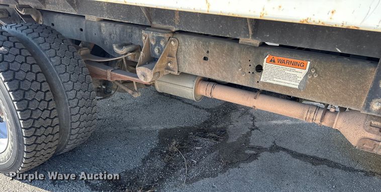 image for item FB8607 2010 Ford F450 Super Duty XL dump truck