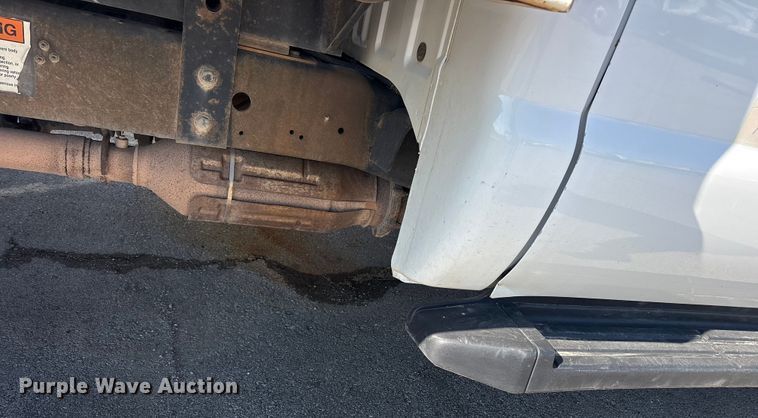 image for item FB8607 2010 Ford F450 Super Duty XL dump truck