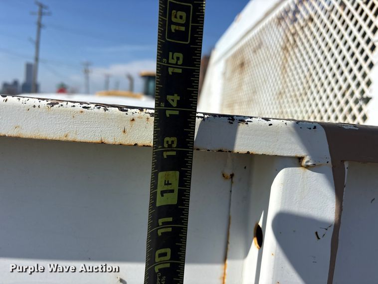 image for item FB8607 2010 Ford F450 Super Duty XL dump truck