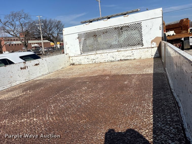 image for item FB8607 2010 Ford F450 Super Duty XL dump truck