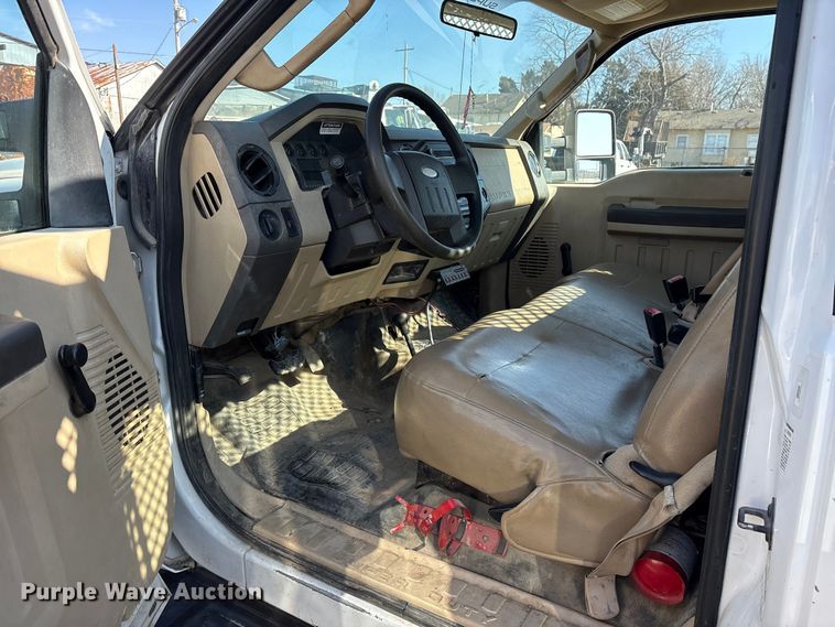 image for item FB8607 2010 Ford F450 Super Duty XL dump truck