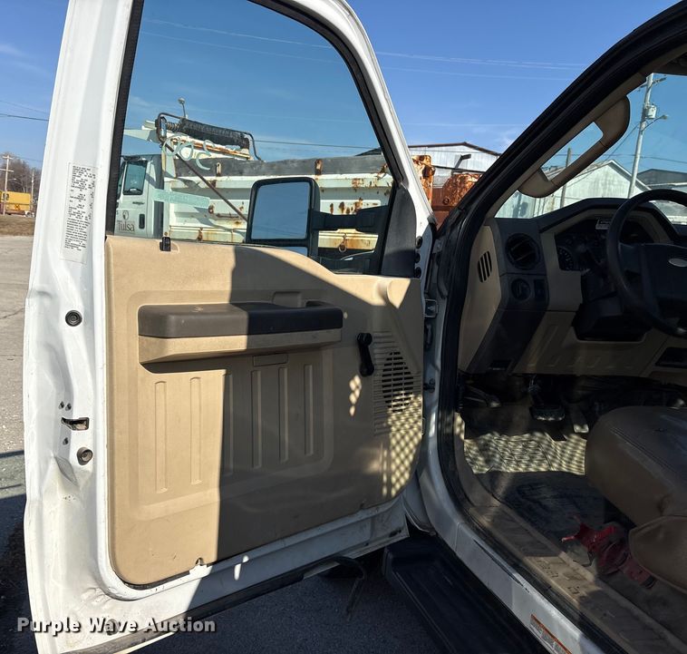 image for item FB8607 2010 Ford F450 Super Duty XL dump truck