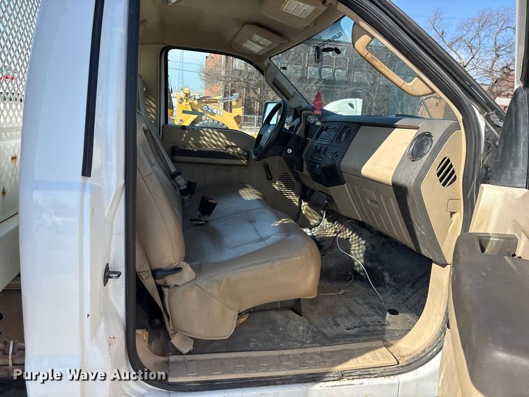 image for item FB8607 2010 Ford F450 Super Duty XL dump truck