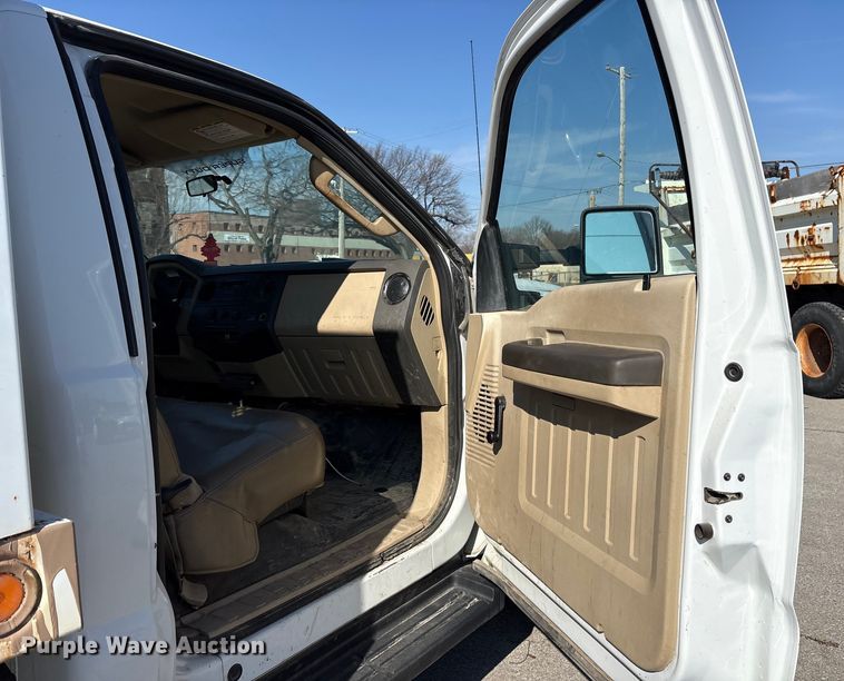 image for item FB8607 2010 Ford F450 Super Duty XL dump truck