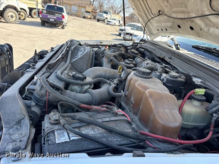 image for item FB8607 2010 Ford F450 Super Duty XL dump truck