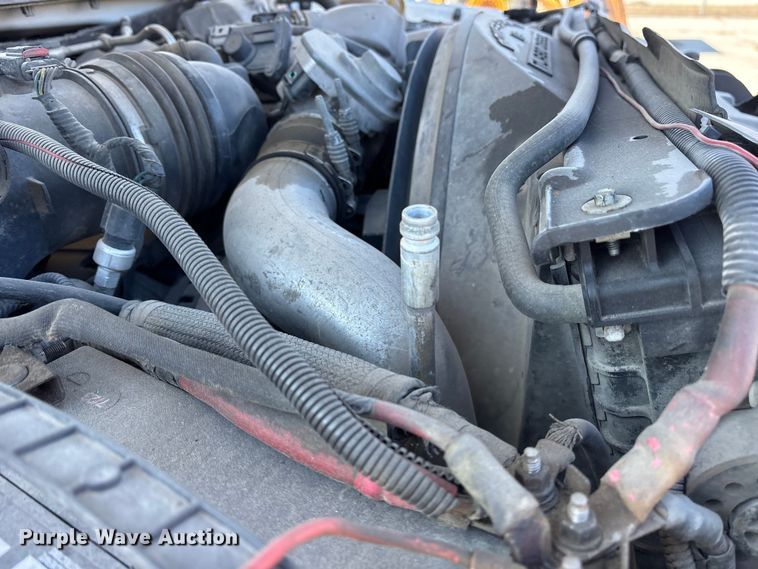 image for item FB8607 2010 Ford F450 Super Duty XL dump truck