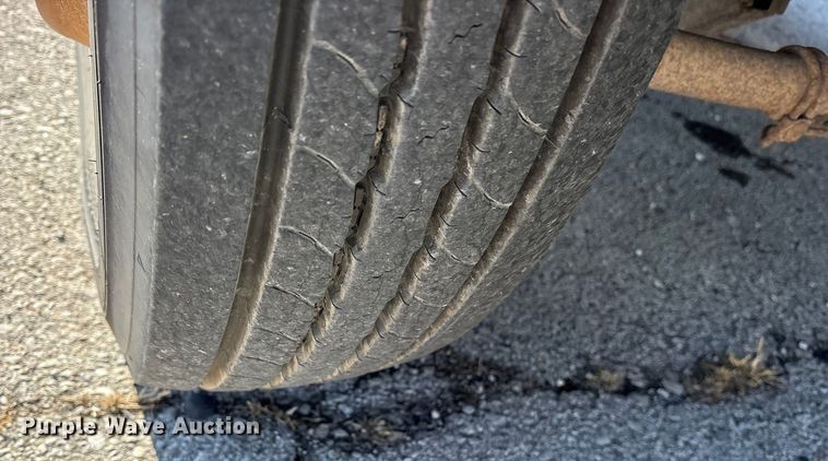 image for item FB8607 2010 Ford F450 Super Duty XL dump truck