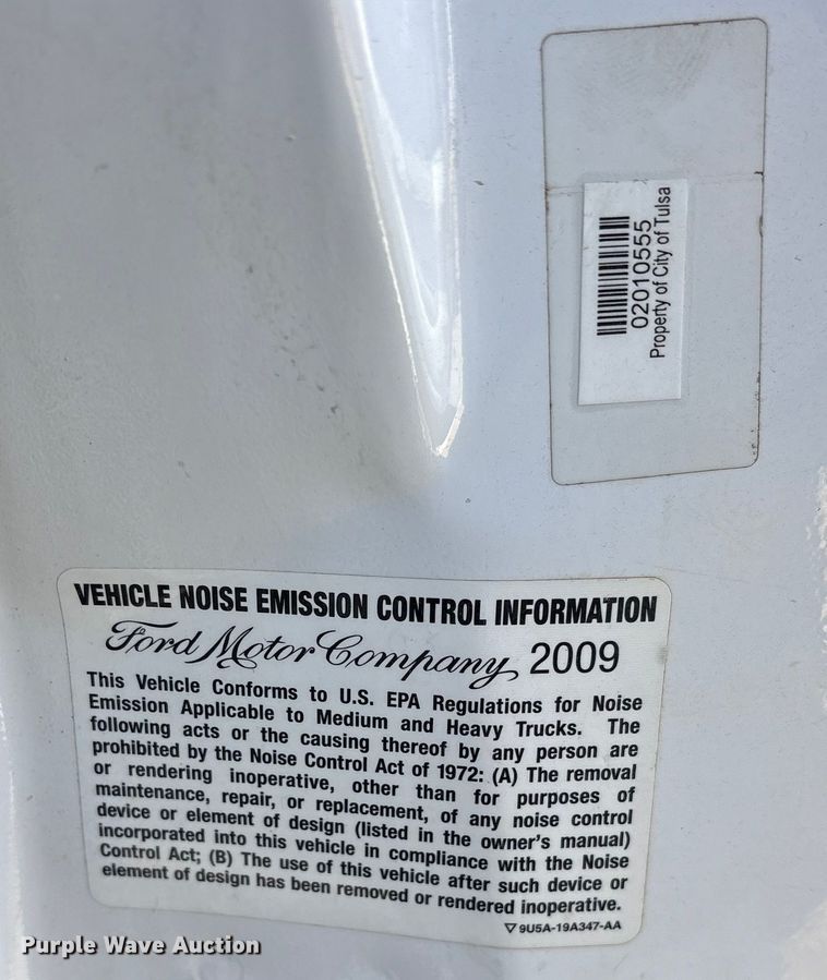 image for item FB8607 2010 Ford F450 Super Duty XL dump truck