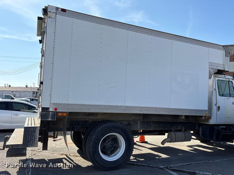 image for item FB8608 1990 International 4900 box truck