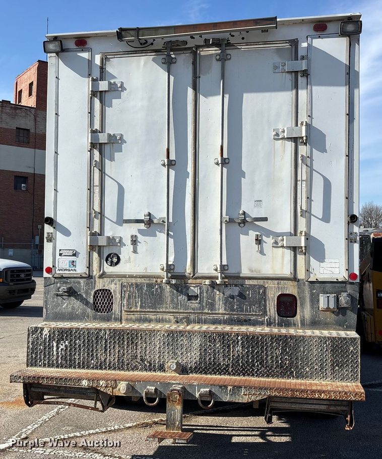 image for item FB8608 1990 International 4900 box truck