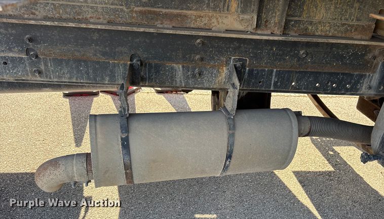 image for item FB8608 1990 International 4900 box truck