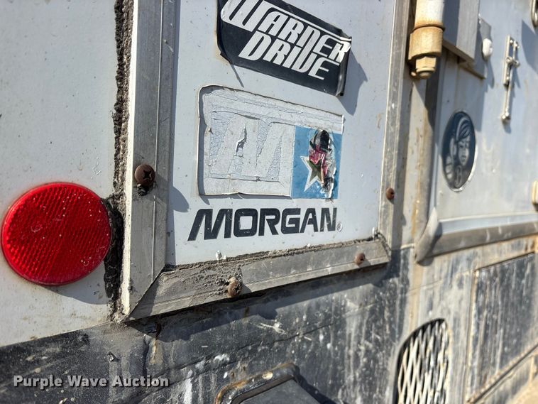 image for item FB8608 1990 International 4900 box truck