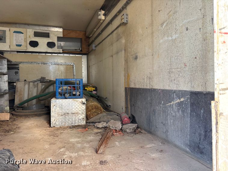 image for item FB8608 1990 International 4900 box truck