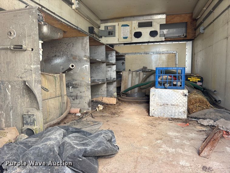 image for item FB8608 1990 International 4900 box truck