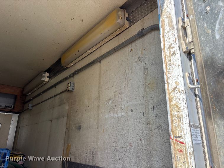 image for item FB8608 1990 International 4900 box truck