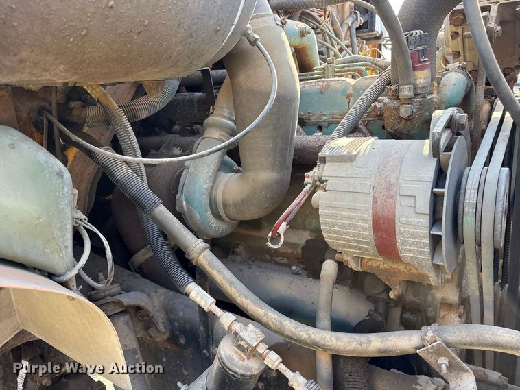 image for item FB8608 1990 International 4900 box truck