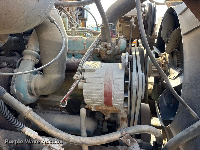 image for item FB8608 1990 International 4900 box truck