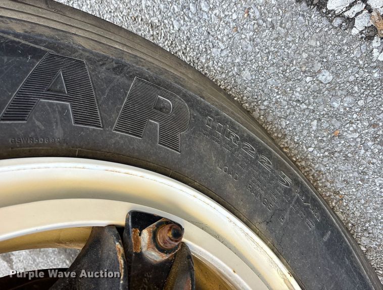 image for item FB8608 1990 International 4900 box truck