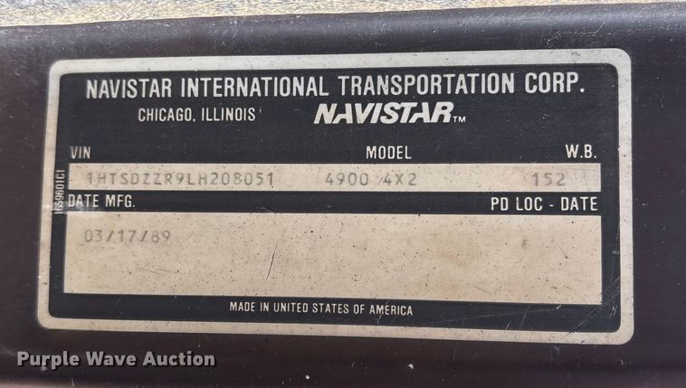 image for item FB8608 1990 International 4900 box truck