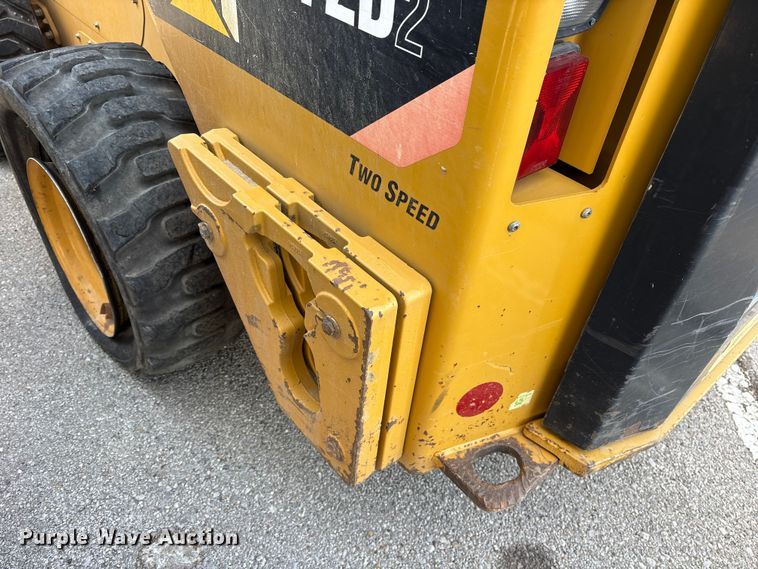 image for item FB8609 2016 Caterpillar 272D skid steer loader