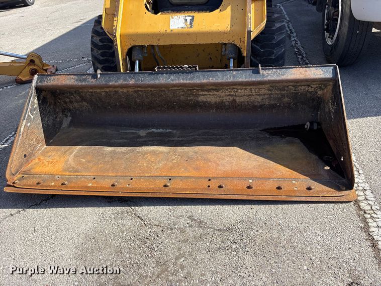 image for item FB8609 2016 Caterpillar 272D skid steer loader