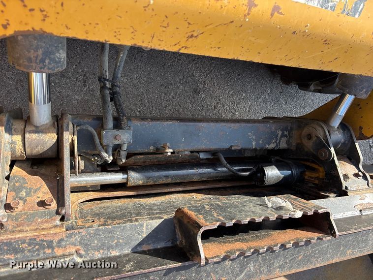 image for item FB8609 2016 Caterpillar 272D skid steer loader