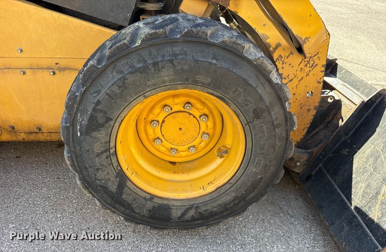 image for item FB8609 2016 Caterpillar 272D skid steer loader