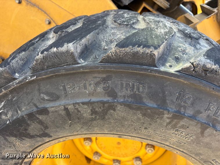 image for item FB8609 2016 Caterpillar 272D skid steer loader