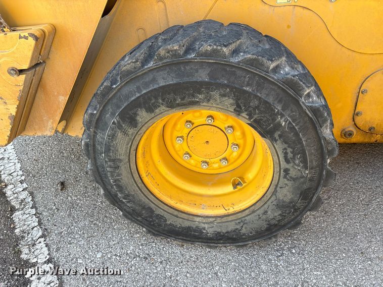 image for item FB8609 2016 Caterpillar 272D skid steer loader