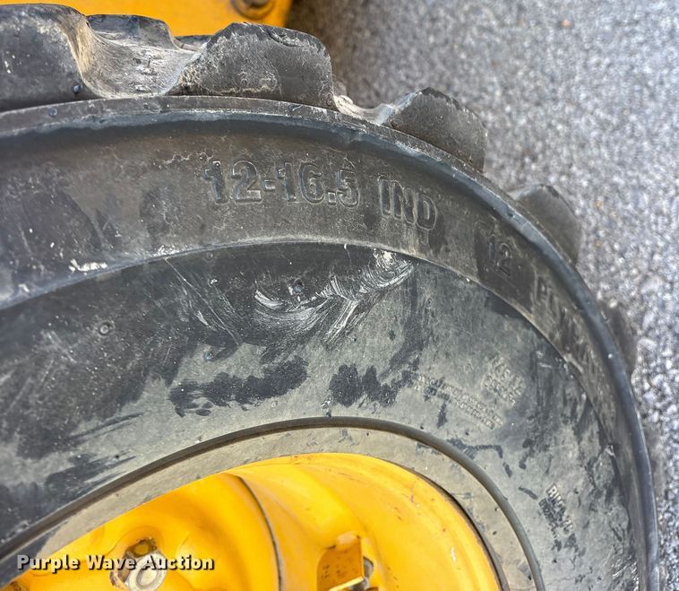 image for item FB8609 2016 Caterpillar 272D skid steer loader