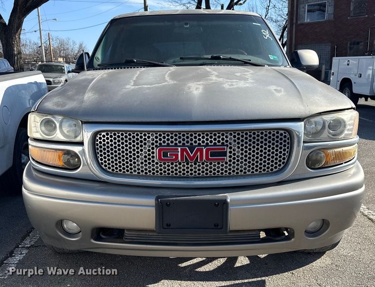image for item FB8610 2002 GMC Yukon SUV