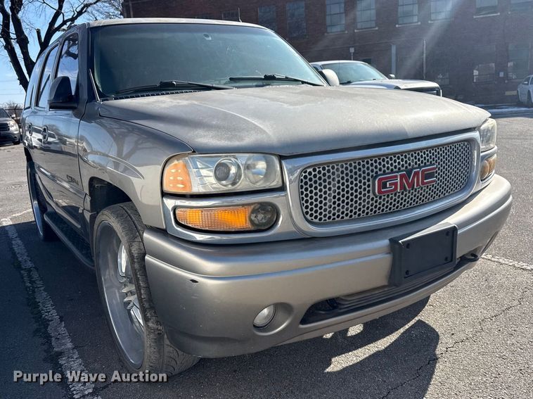 image for item FB8610 2002 GMC Yukon SUV