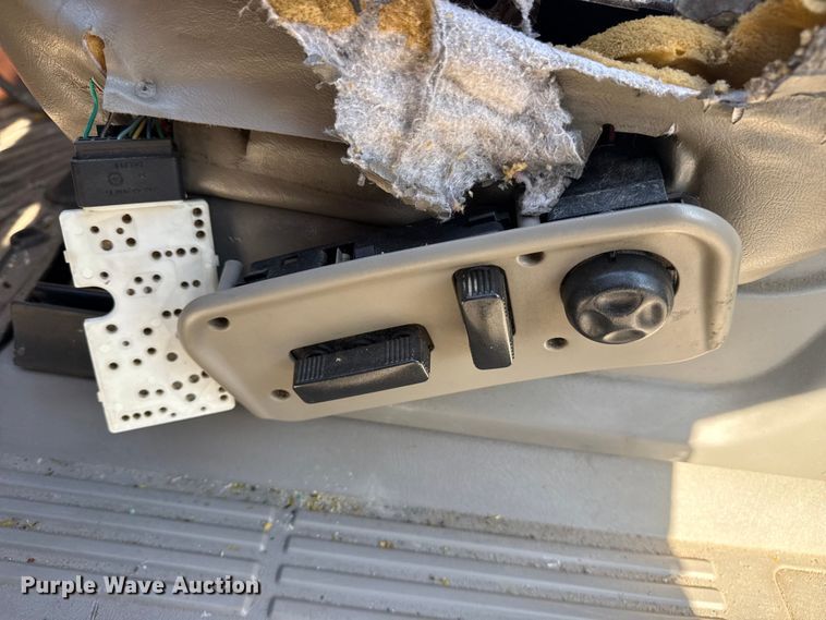 image for item FB8610 2002 GMC Yukon SUV