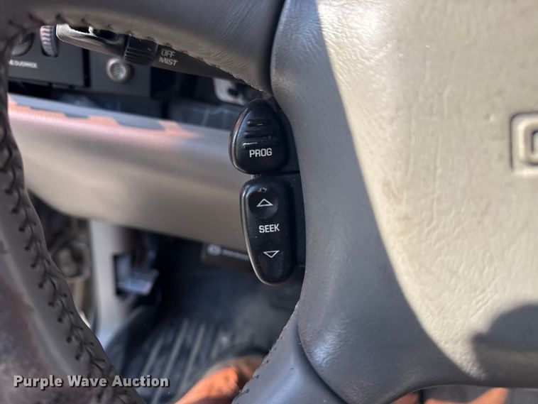 image for item FB8610 2002 GMC Yukon SUV