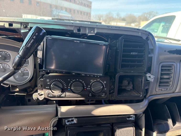 image for item FB8610 2002 GMC Yukon SUV