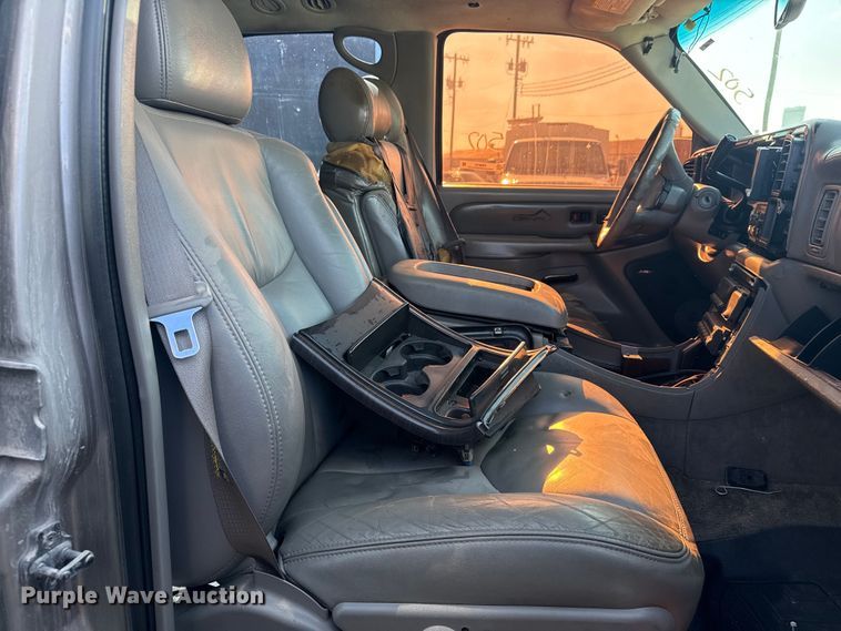 image for item FB8610 2002 GMC Yukon SUV