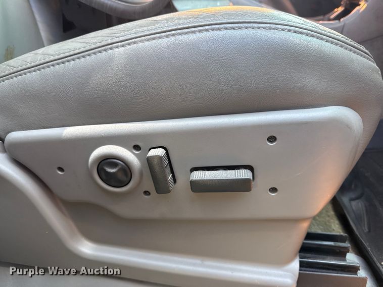 image for item FB8610 2002 GMC Yukon SUV