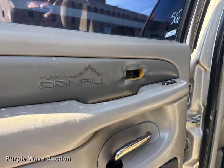 image for item FB8610 2002 GMC Yukon SUV