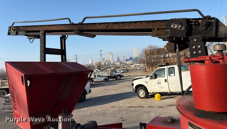 image for item FB8612 1999 Crafco SS250 melter applicator