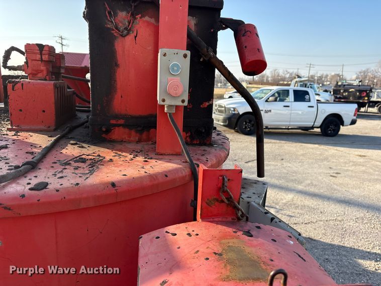 image for item FB8612 1999 Crafco SS250 melter applicator