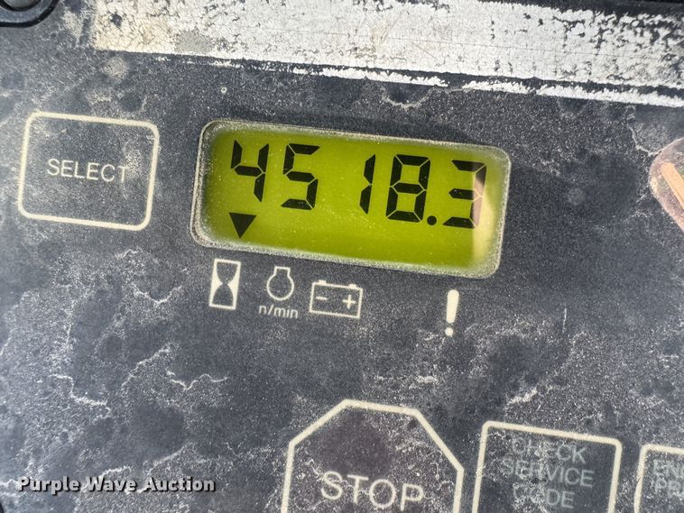 image for item FB8616 2004 John Deere 310SG backhoe