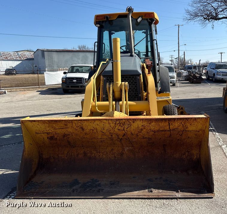 image for item FB8616 2004 John Deere 310SG backhoe