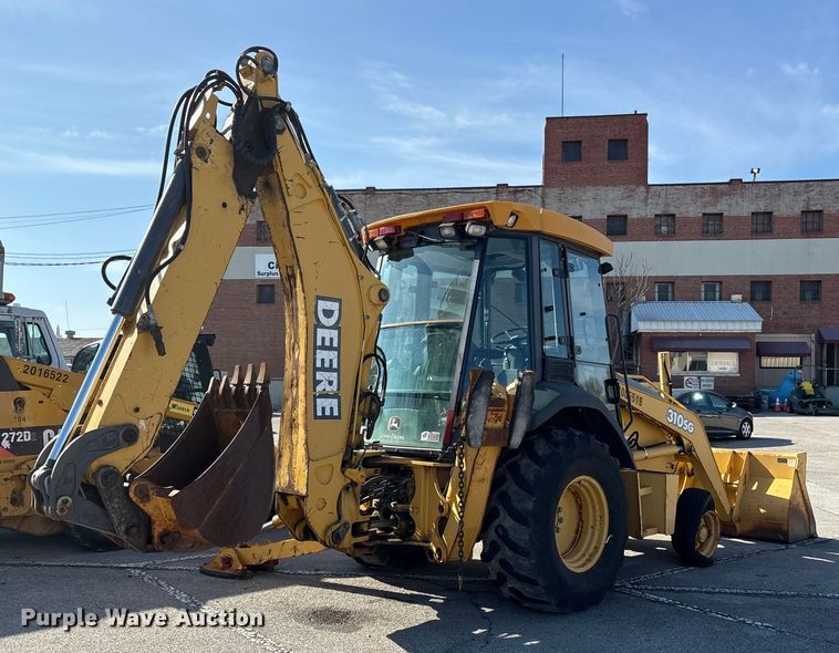 image for item FB8616 2004 John Deere 310SG backhoe