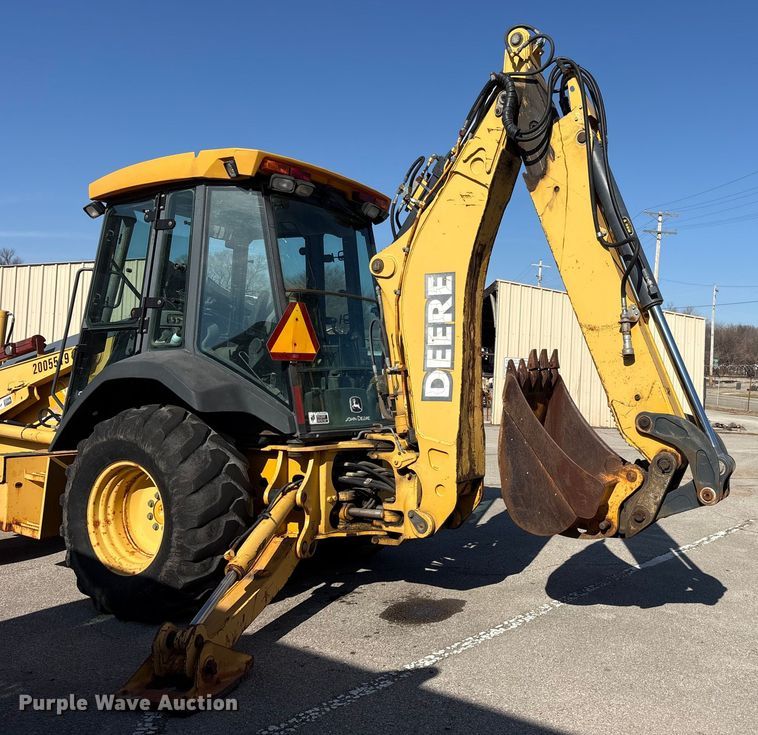 image for item FB8616 2004 John Deere 310SG backhoe