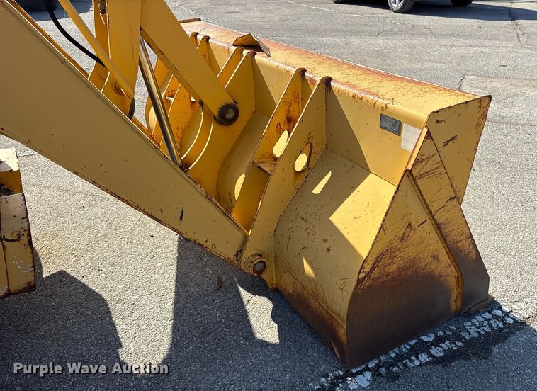 image for item FB8616 2004 John Deere 310SG backhoe