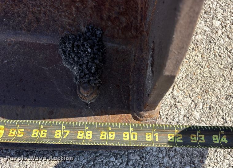 image for item FB8616 2004 John Deere 310SG backhoe