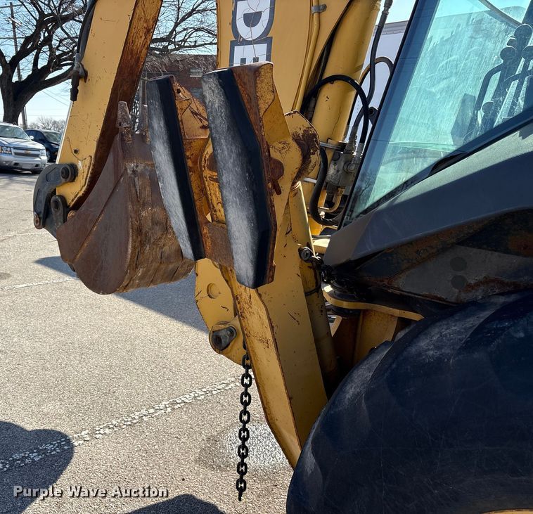 image for item FB8616 2004 John Deere 310SG backhoe