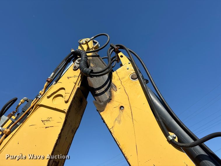 image for item FB8616 2004 John Deere 310SG backhoe