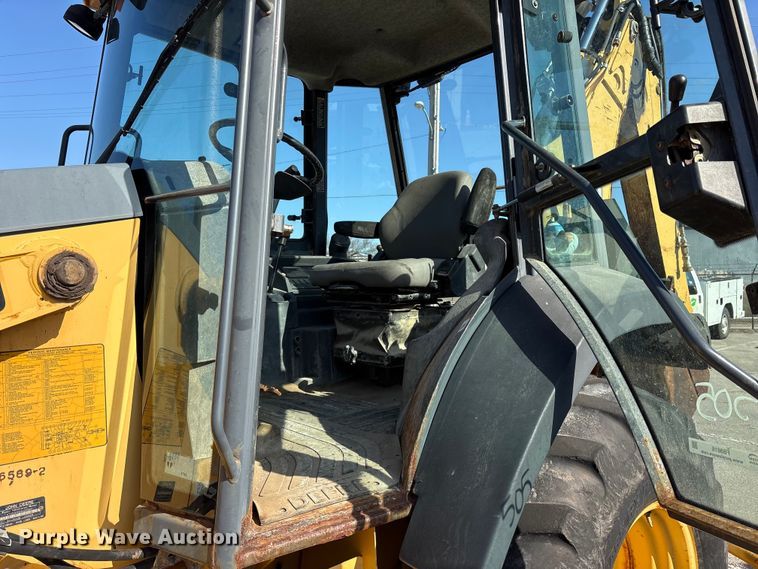 image for item FB8616 2004 John Deere 310SG backhoe