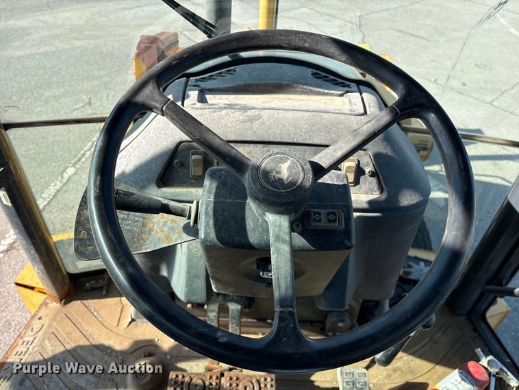 image for item FB8616 2004 John Deere 310SG backhoe